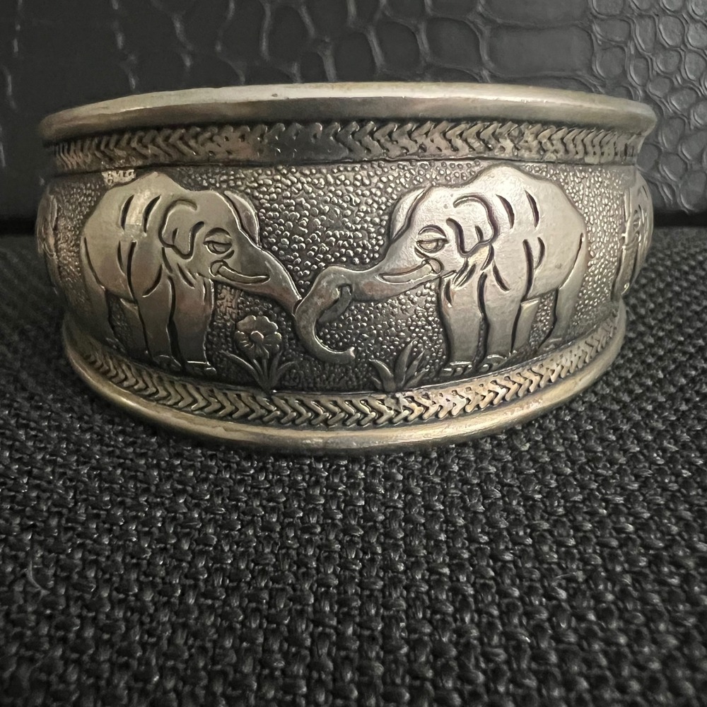 Vintage Silver Tone Embossed Elephant Wide Cuff Bangle Bracelet Size 6.5 Cottage